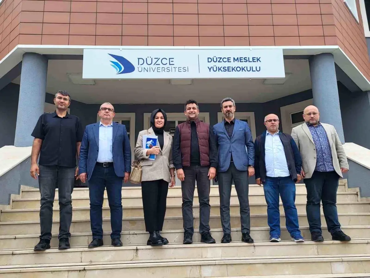 duzce ticaret ve sanayi odasi meslek yuksekokullari ile isbirligi toplantisi duzenledi Ij6LnCYS.jpg
