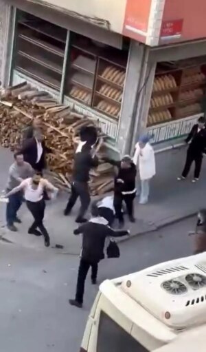 kucukcekmecede bicakli ve sopali kavga 5 yarali Ae8cqxz6.jpg