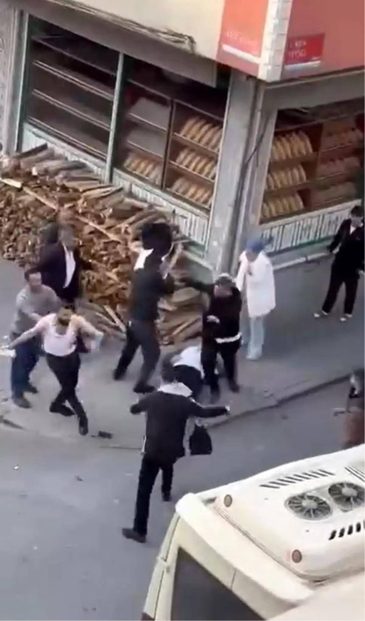kucukcekmecede bicakli ve sopali kavga 5 yarali Ae8cqxz6.jpg