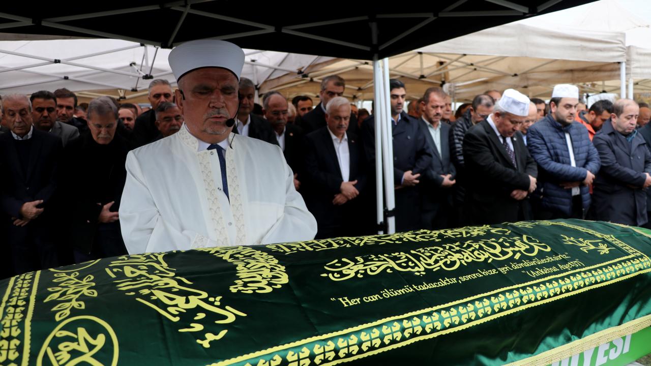 mehmet ali sahinin babasi abdullah sahinin cenazesi defnedildi yYiBV2Bx.jpg