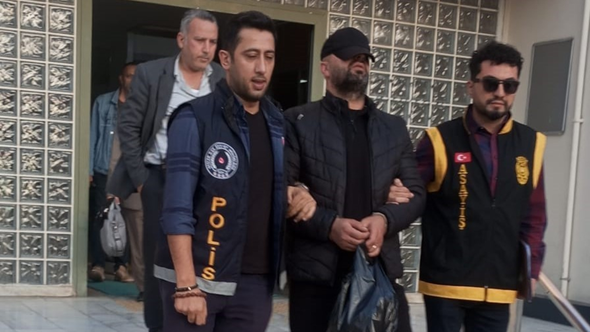 aydinda 125 yil hapisle aranan sahis pazarda yakalandi NpBbWNYD.jpg