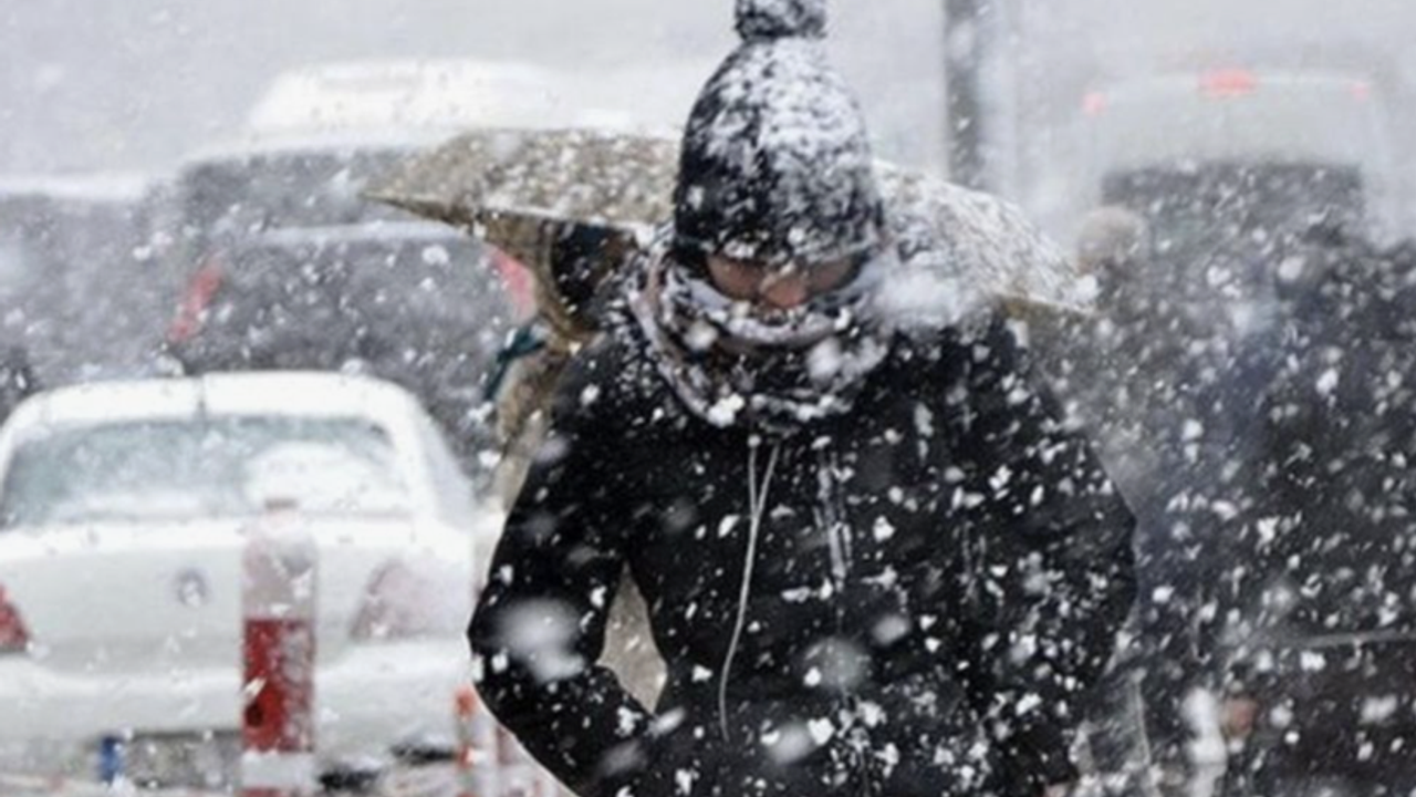 Kış geri dönüyor: Sıcaklık 9 derece düşecek, 12 ile kar uyarısı