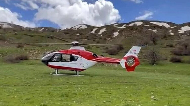 bitliste-kayaliklardan-dusen-genc-icin-ambulans-helikopter-seferber-oldu-AEcleCgY