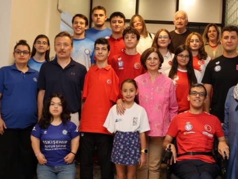 Eskisehirin baskan unluce sampiyon sporculari agirladi UbXBVumI