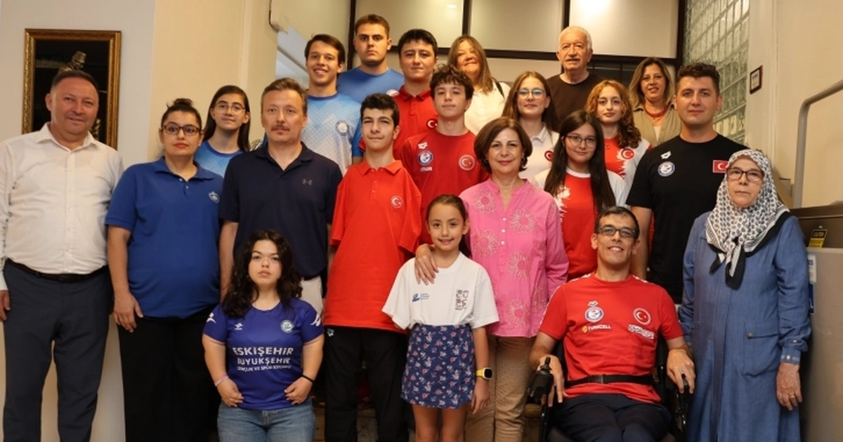 Eskisehirin baskan unluce sampiyon sporculari agirladi UbXBVumI